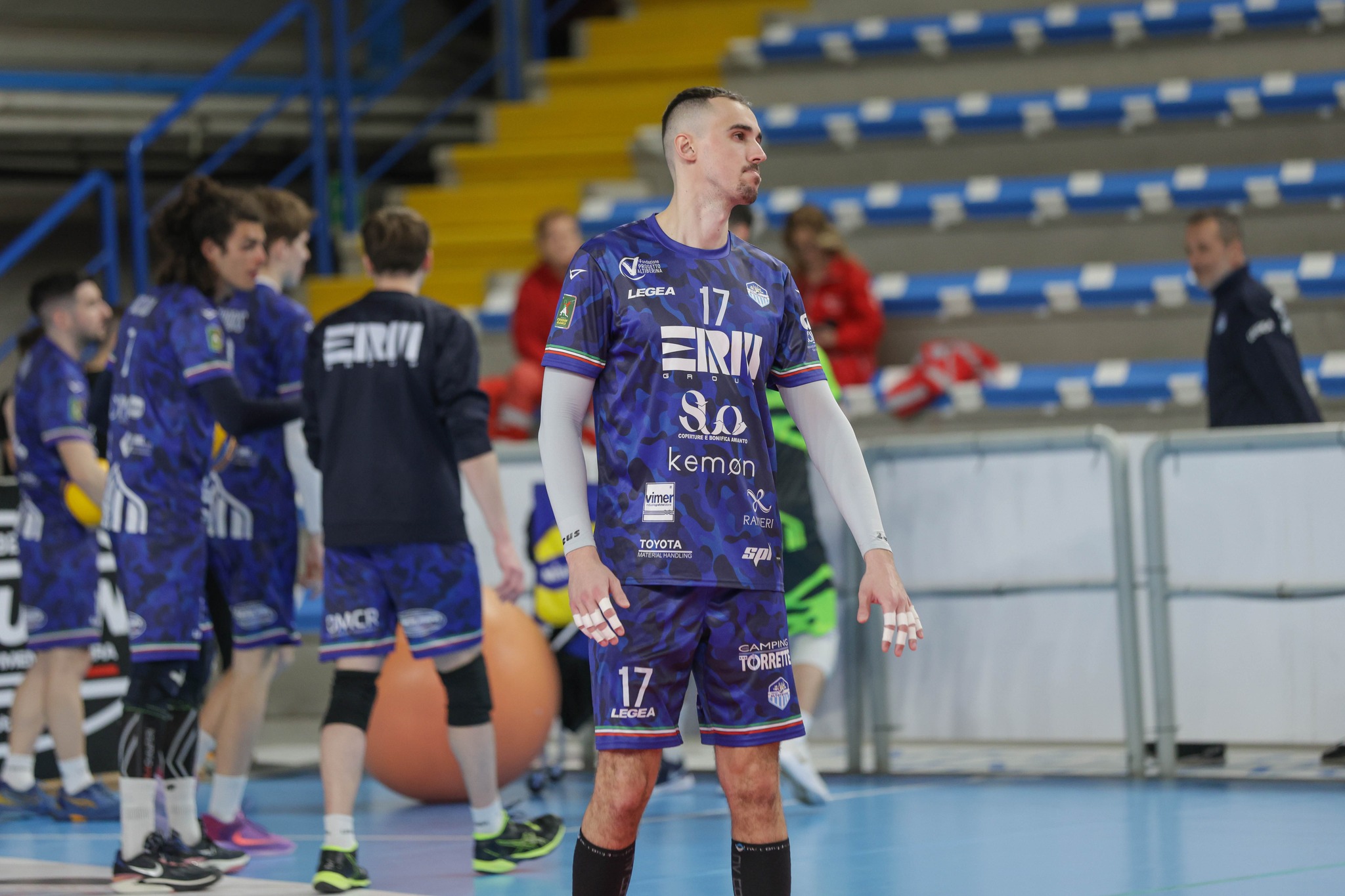 Il centrale Augusto Quarta dopo il 3-0 di Mantova: “Fondamentale aver conquistato il primo set, perché da esso è passata l’intera partita. Ora vogliamo chiudere il discorso davanti al pubblico amico, tenendo presente che i nostri avversari rimangono una squadra molto forte”